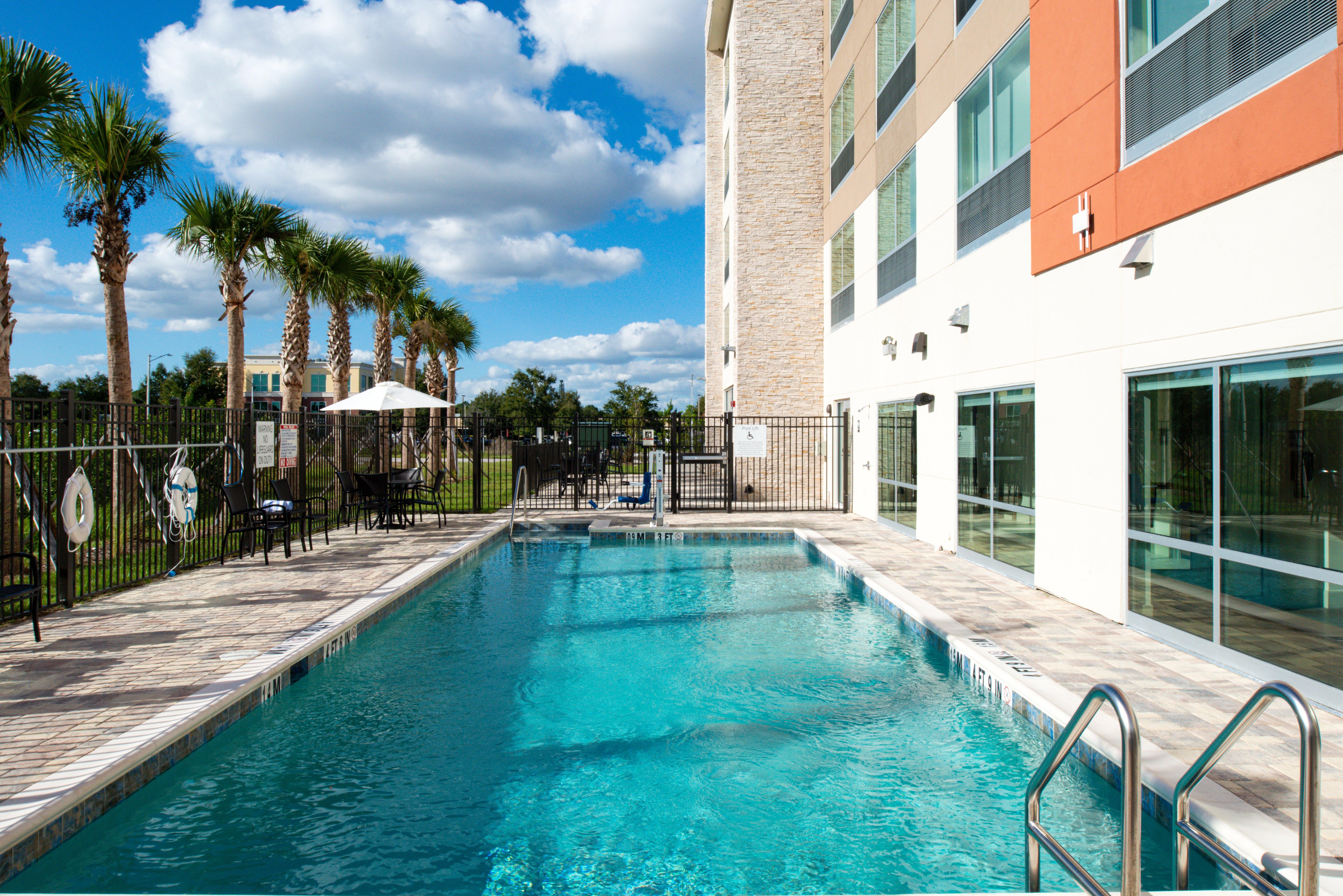 Williamsburg Holiday Inn Express Orlando - South Park By Ihg מראה חיצוני תמונה